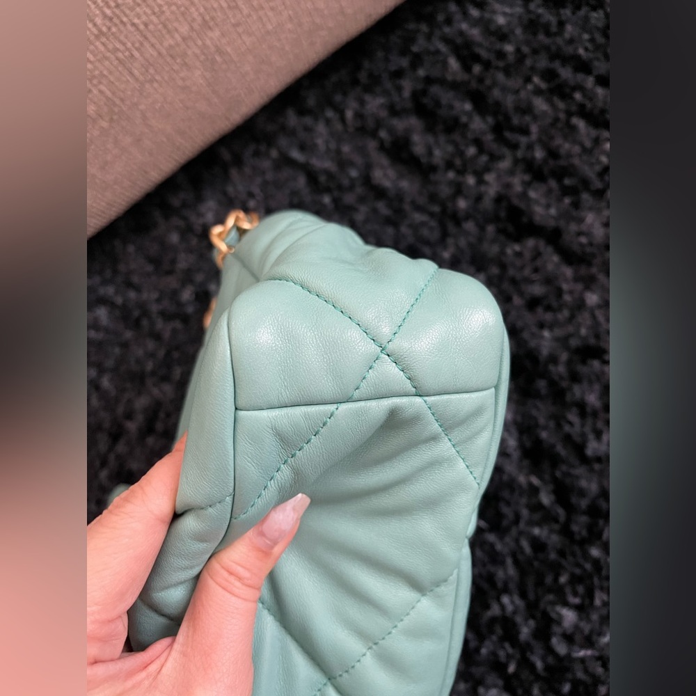 Chanel 19 flap Tiffany Blue small / medium - Picture 5 of 9